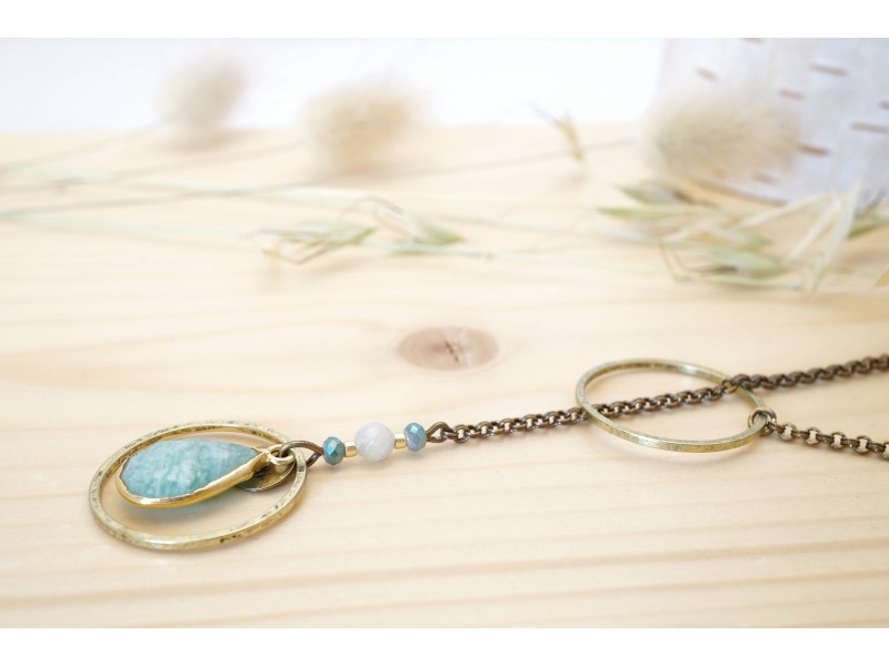 sautoir en laiton et pierre naturelle, amazonite, vert émeraude sautoir en laiton et pierre naturelle, amazonite, vert émeraude