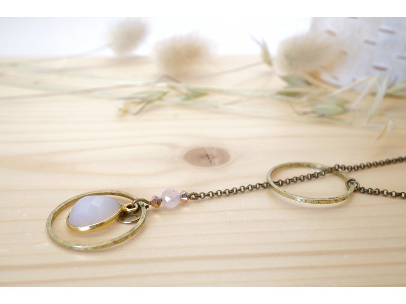sautoir en laiton et pierre naturelle, quartz rose, rose et or rose sautoir en laiton et pierre naturelle, quartz rose, rose et or rose