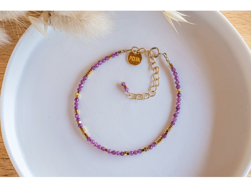 Bracelet en pierres naturelles rubis dans des tons violet , bijou femme