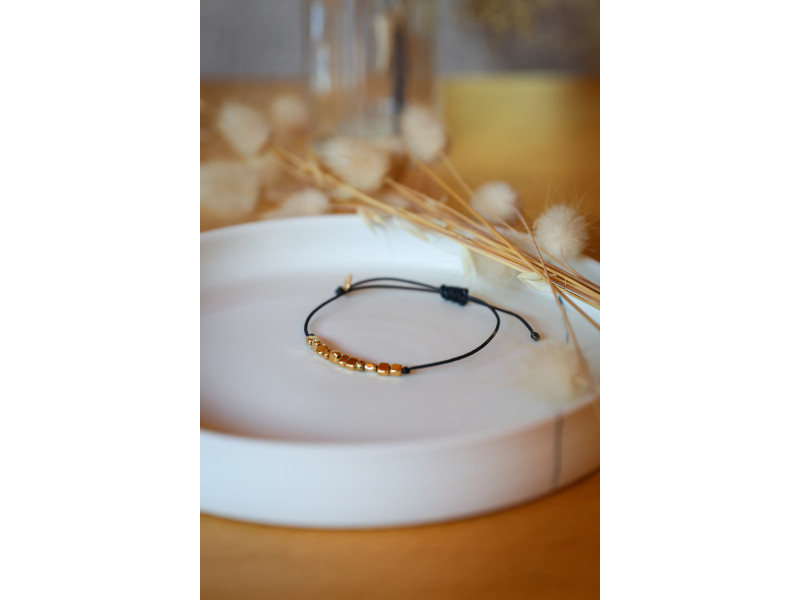 bracelet femme, hématite doré, cordon noir, bijou fin  , pierre naturelle, pierre fine