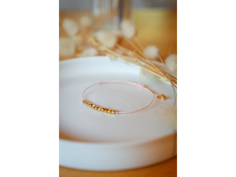 bracelet femme, hématite doré, cordon rose, bijou fin  , pierre naturelle, pierre fine