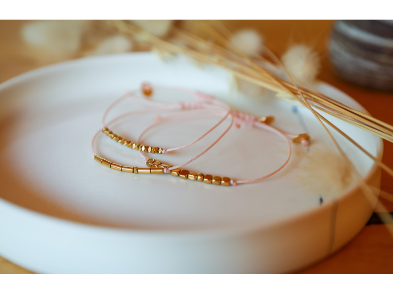 bracelet femme, hématite doré, cordon rose, bijou fin  , pierre naturelle, pierre fine