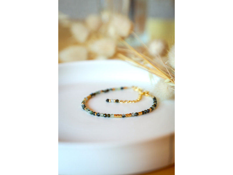 Bracelet en pierres naturelles Préhnite,  dans des tons de vert  , bijou femme, vert foret, vert sapin, vert sombre