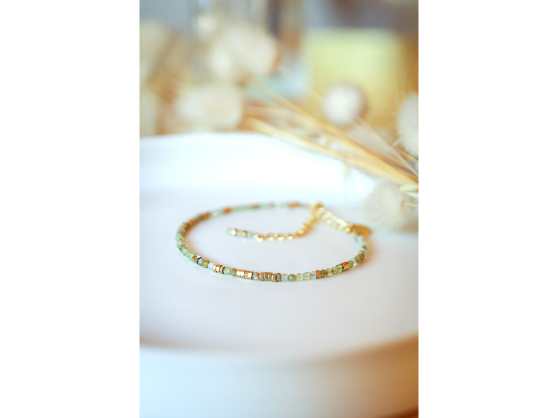 Bracelet en pierres naturelles Péridot,  dans des tons de vert  , bijou femme, vert d'eau , vert clair