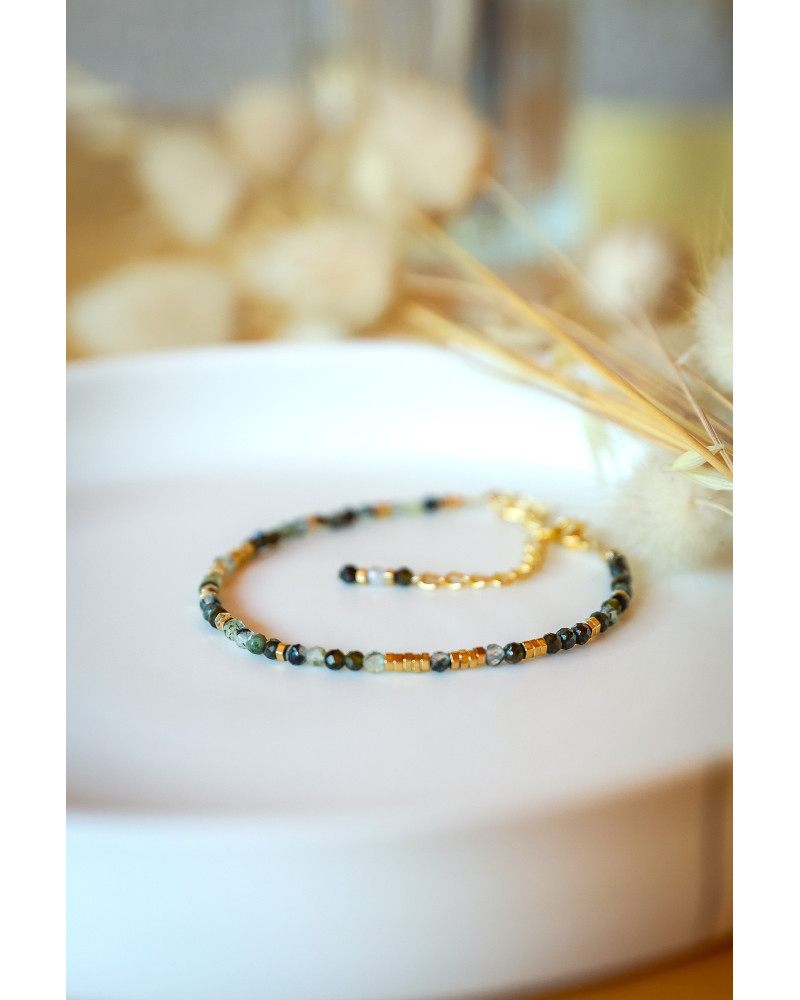 Bracelet en pierres naturelles Préhnite,  dans des tons de vert  , bijou femme, vert foret, vert sapin, vert sombre