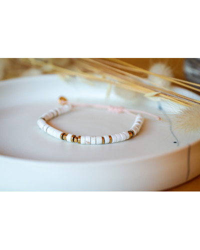 heishi perles blanches, bracelet femme, doré blanc