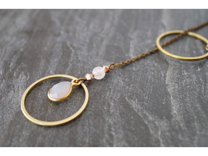 Sautoir sérénité en quartz rose et swarovski en or rose Sautoir sérénité en quartz rose et swarovski en or rose